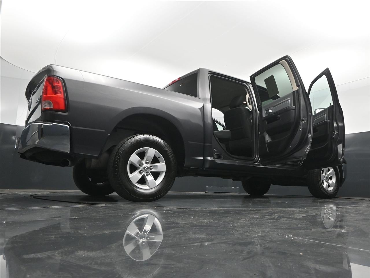 RAM 1500 Classic Tradesman Crew Cab SWB 4WD 2021