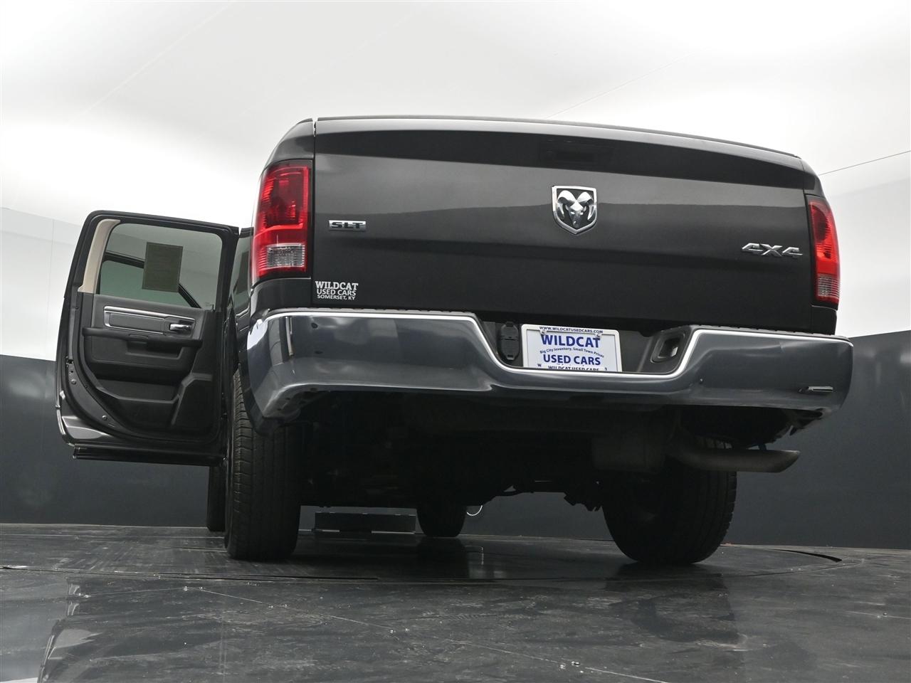 RAM 1500 Classic Tradesman Crew Cab SWB 4WD 2021