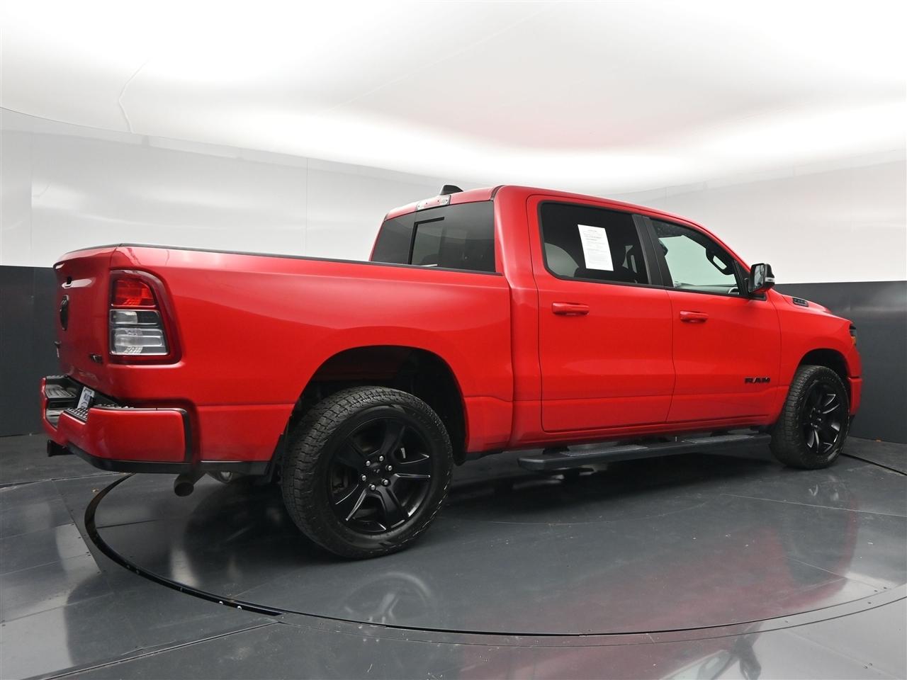RAM 1500 Big Horn Crew Cab SWB 4WD 2022
