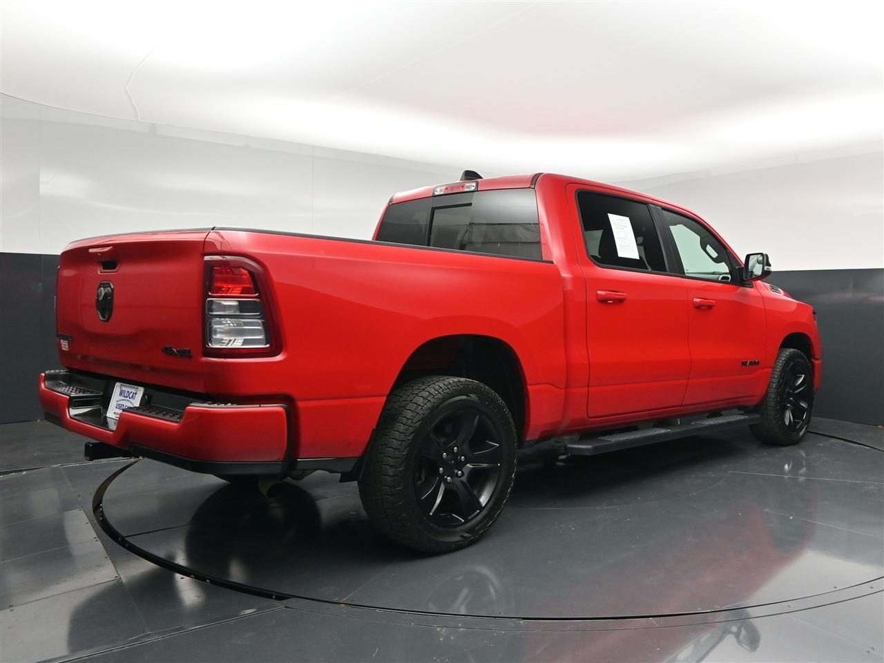 RAM 1500 Big Horn Crew Cab SWB 4WD 2022