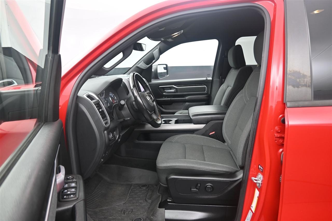 RAM 1500 Big Horn Crew Cab SWB 4WD 2022