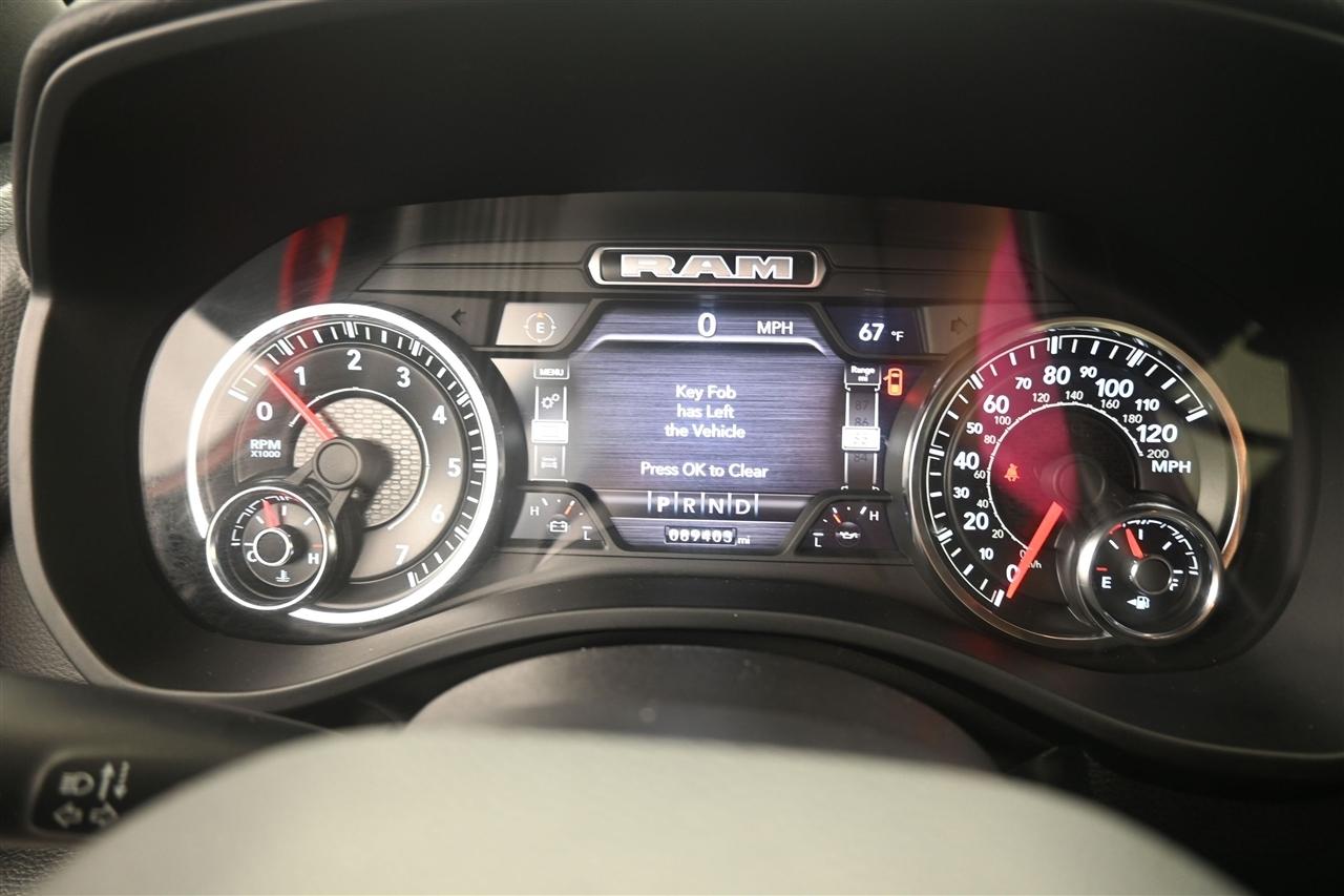 RAM 1500 Big Horn Crew Cab SWB 4WD 2022