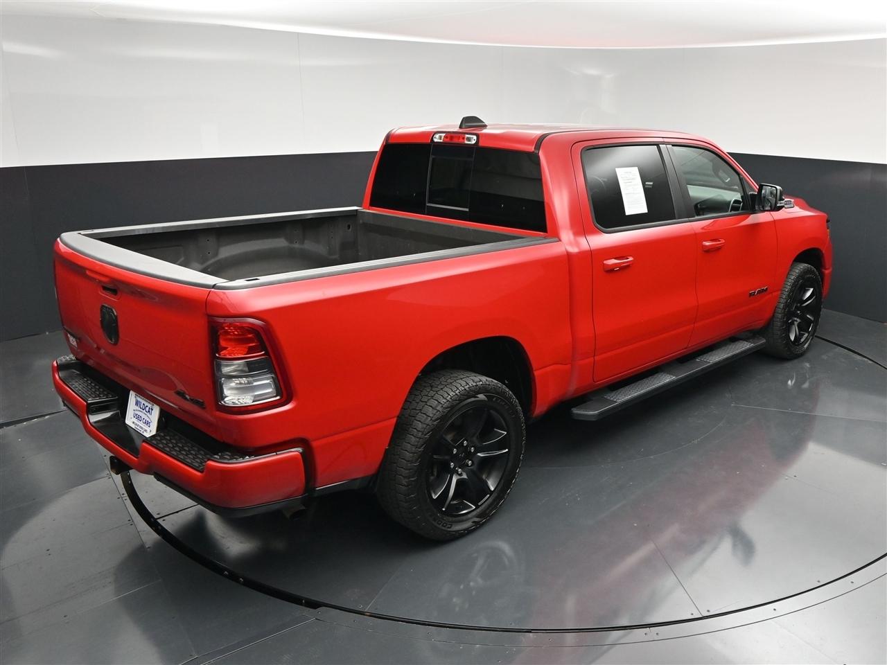 RAM 1500 Big Horn Crew Cab SWB 4WD 2022