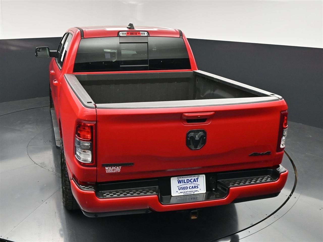 RAM 1500 Big Horn Crew Cab SWB 4WD 2022