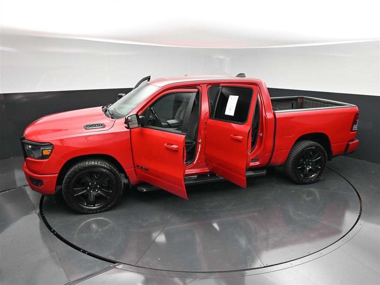 RAM 1500 Big Horn Crew Cab SWB 4WD 2022