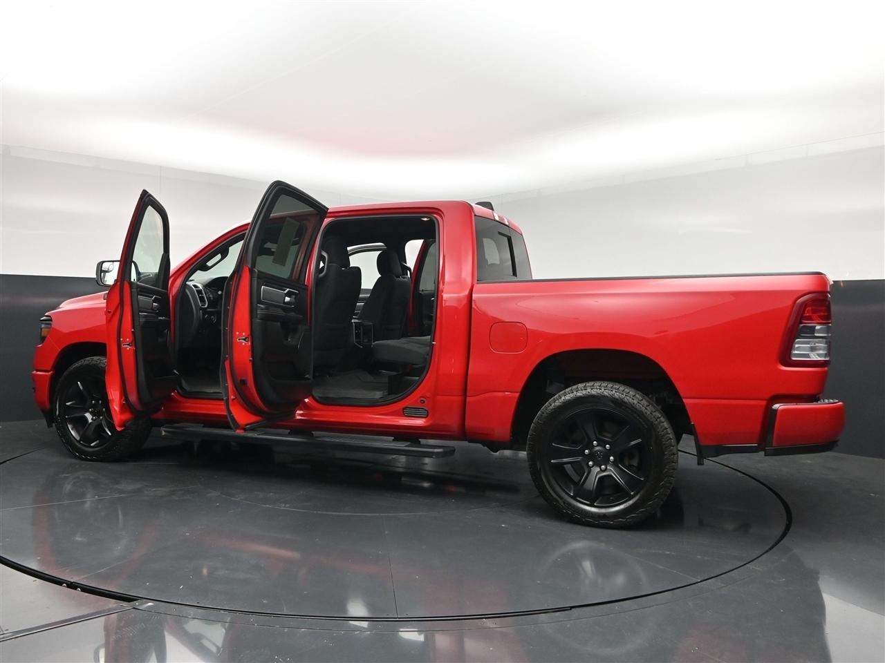 RAM 1500 Big Horn Crew Cab SWB 4WD 2022