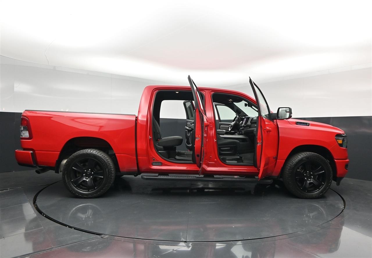 RAM 1500 Big Horn Crew Cab SWB 4WD 2022