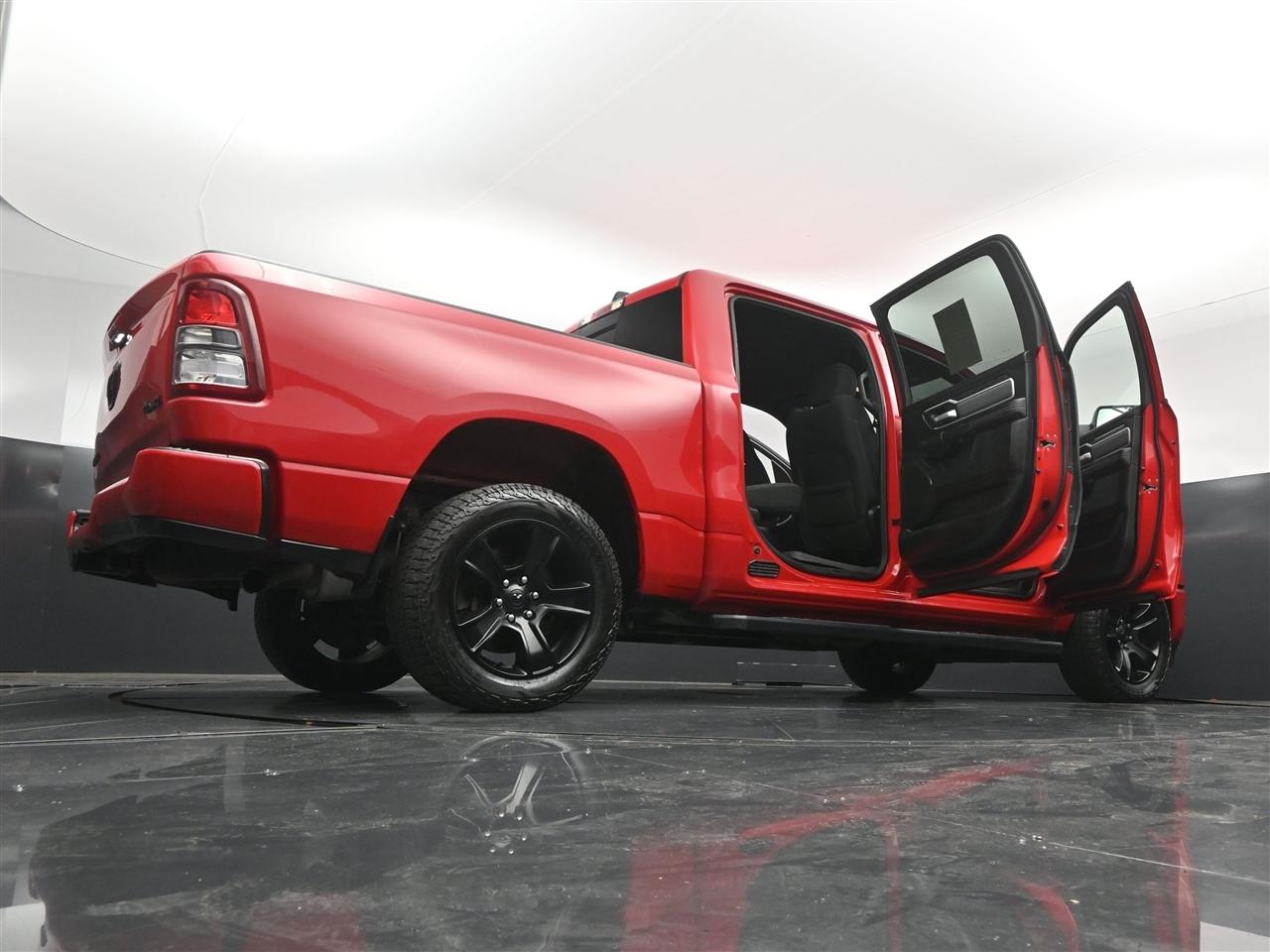 RAM 1500 Big Horn Crew Cab SWB 4WD 2022
