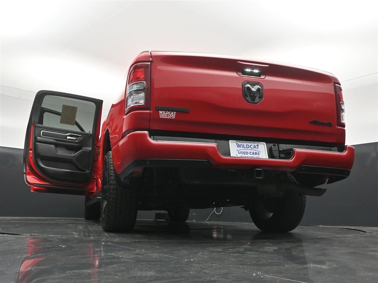 RAM 1500 Big Horn Crew Cab SWB 4WD 2022