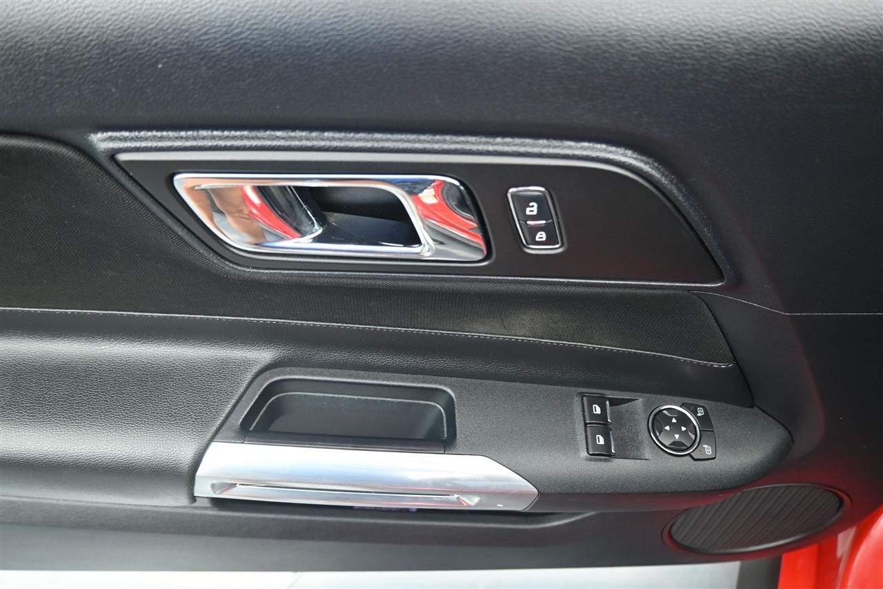 Ford Mustang V6 Coupe 2015