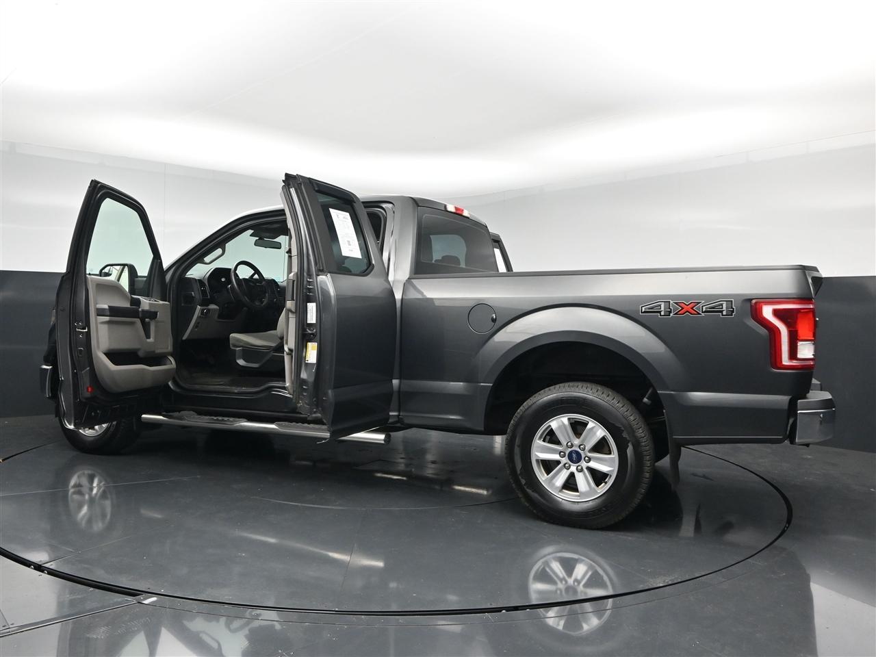 Ford F-150 XLT SuperCab 8-ft. Bed 4WD 2017
