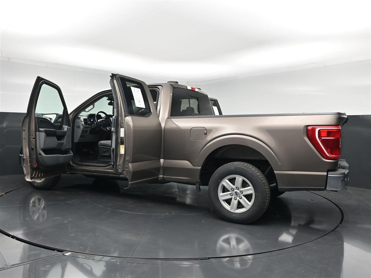 Ford F-150 XLT SuperCab 8-ft. 2WD 2021
