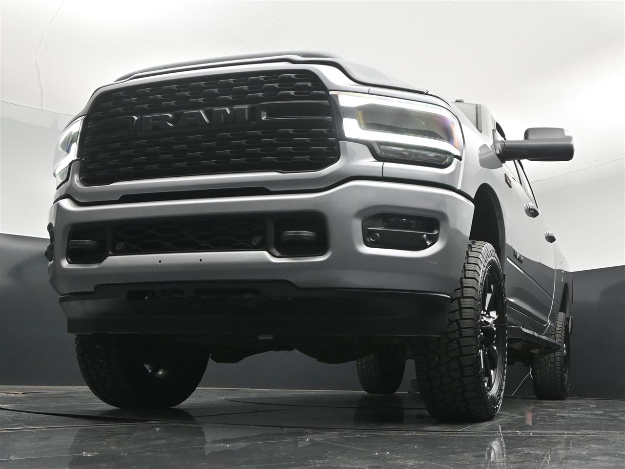 RAM 2500 Tradesman Crew Cab SWB 4WD 2022