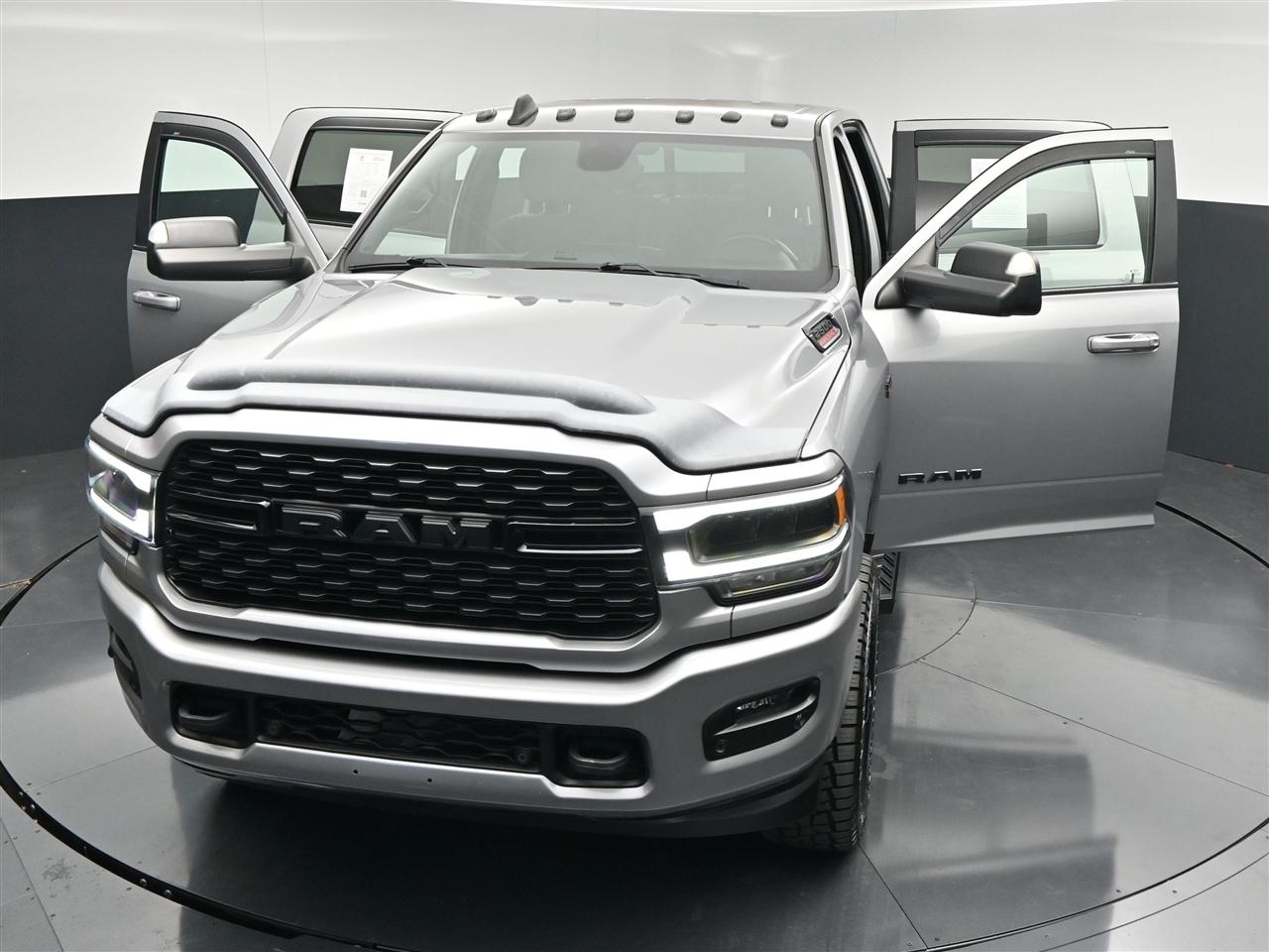 RAM 2500 Tradesman Crew Cab SWB 4WD 2022