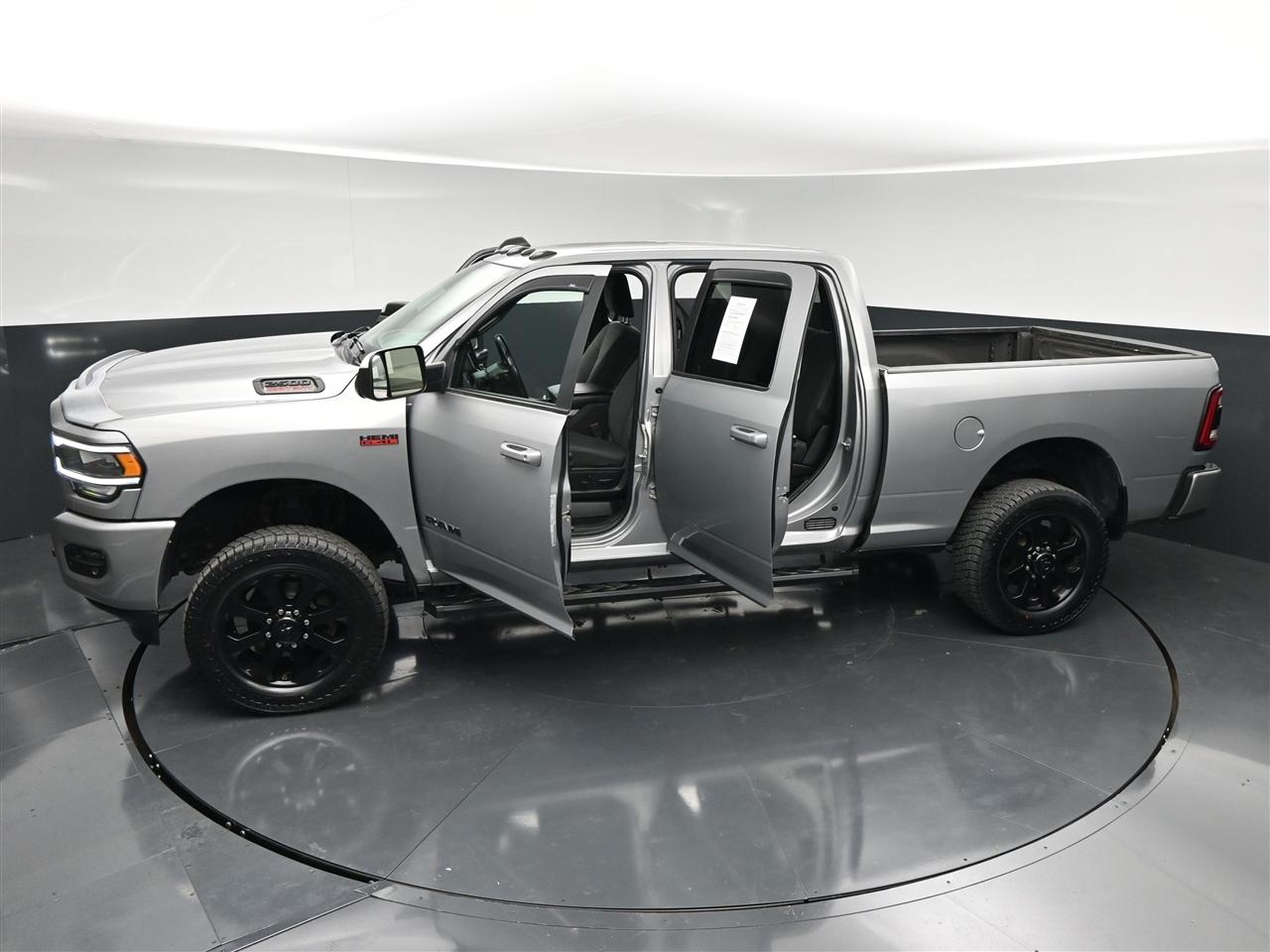 RAM 2500 Tradesman Crew Cab SWB 4WD 2022
