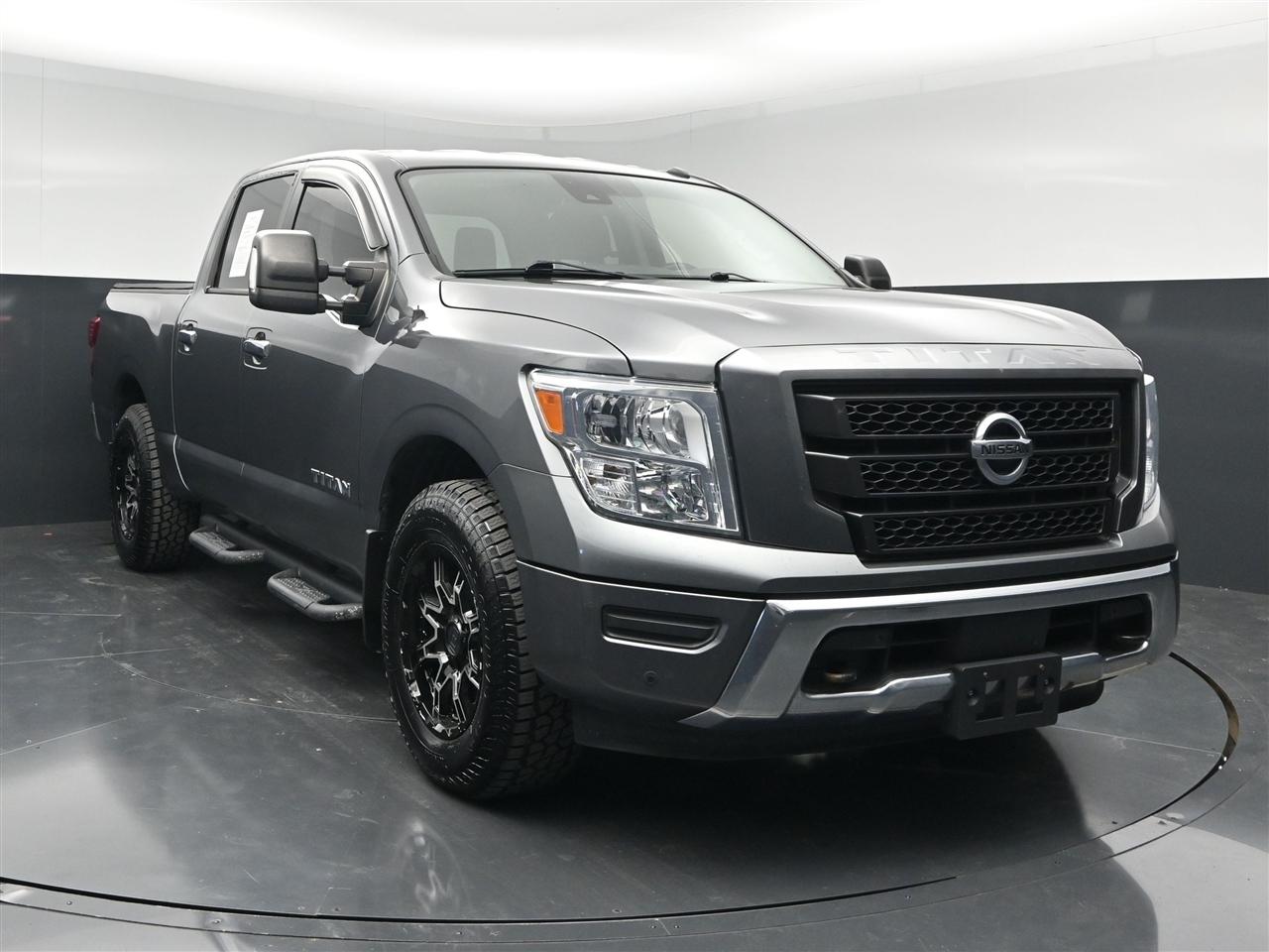 Nissan Titan SV Crew Cab 4WD 2021