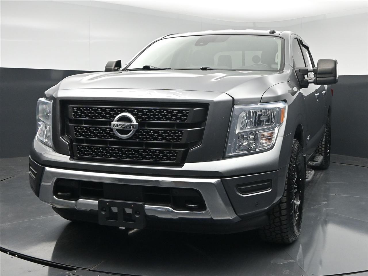 Nissan Titan SV Crew Cab 4WD 2021