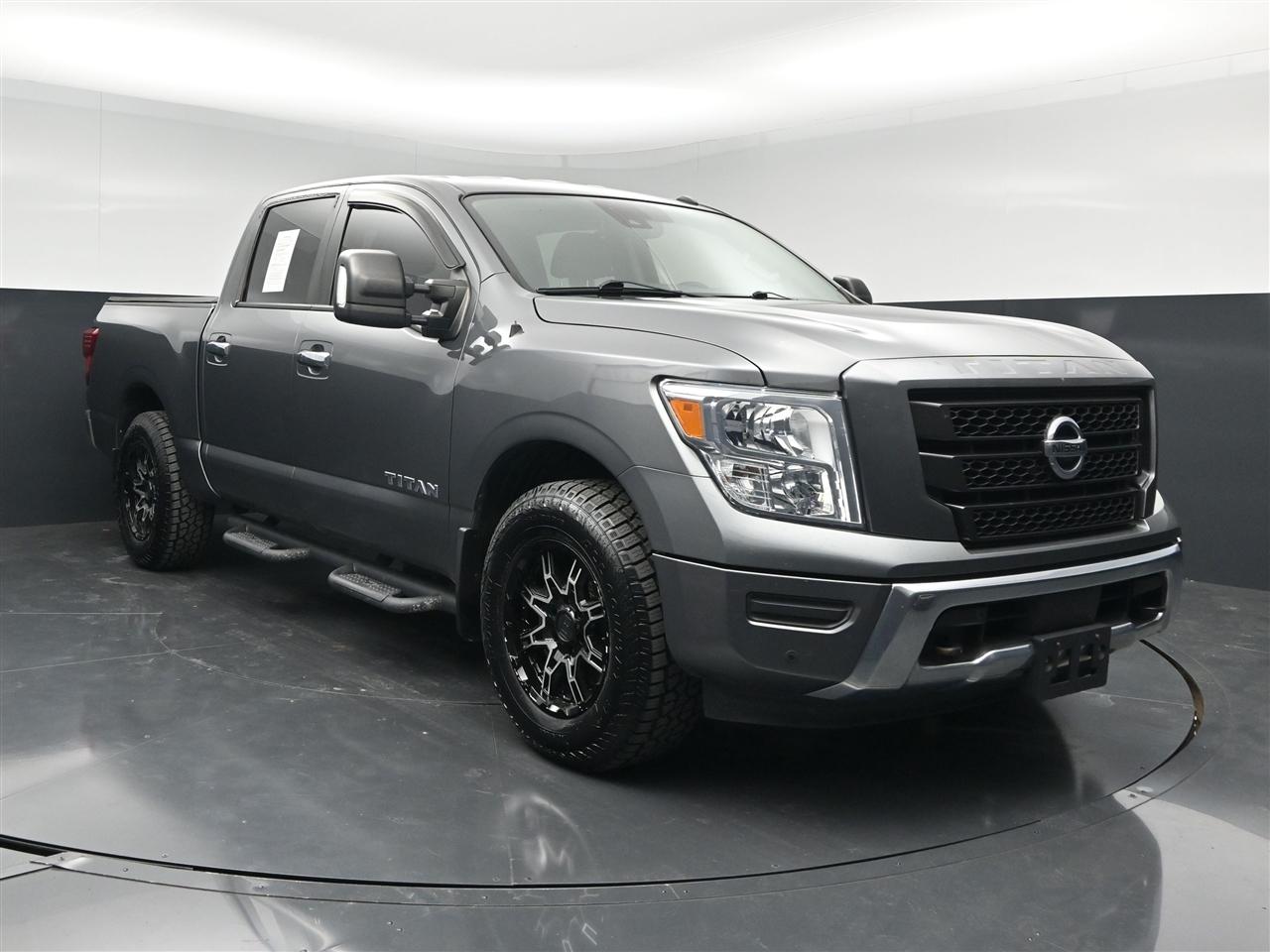 Nissan Titan SV Crew Cab 4WD 2021