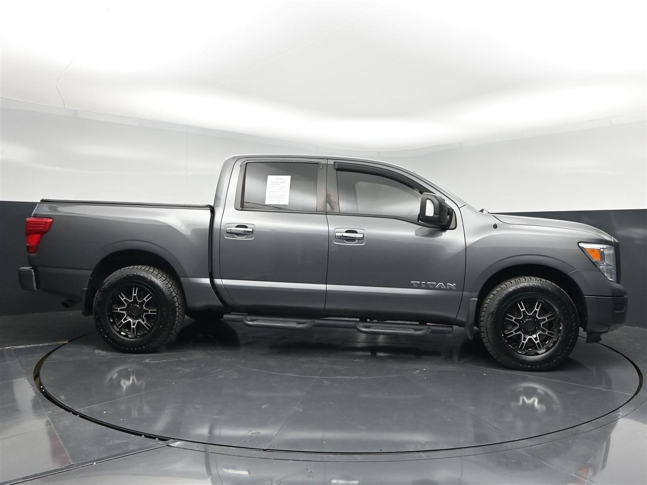 Nissan Titan SV Crew Cab 4WD 2021