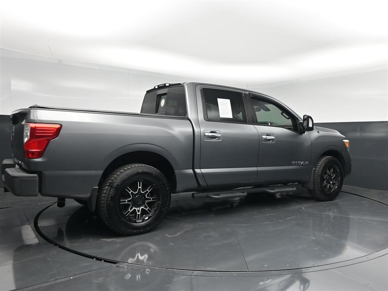 Nissan Titan SV Crew Cab 4WD 2021