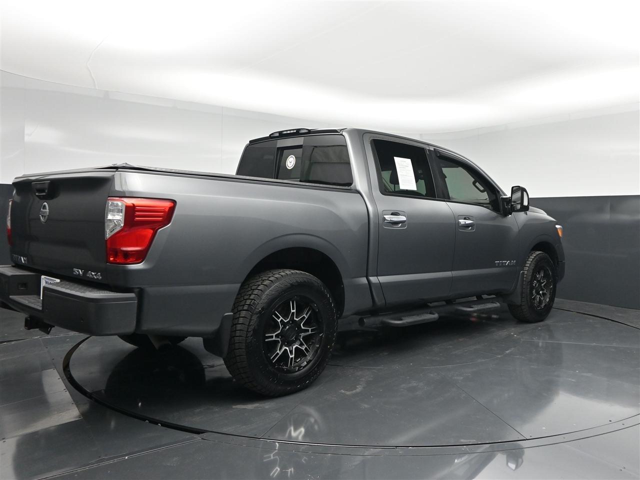 Nissan Titan SV Crew Cab 4WD 2021
