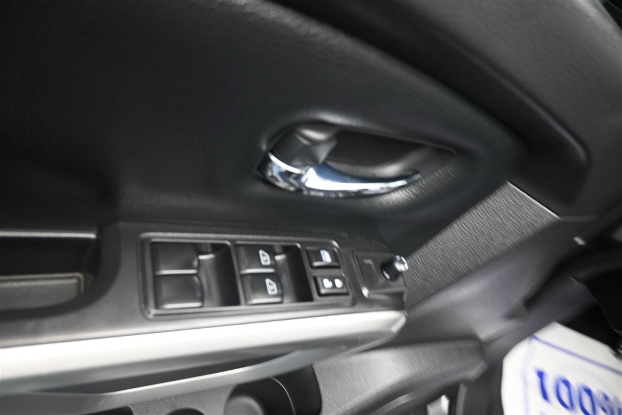 Nissan Titan SV Crew Cab 4WD 2021