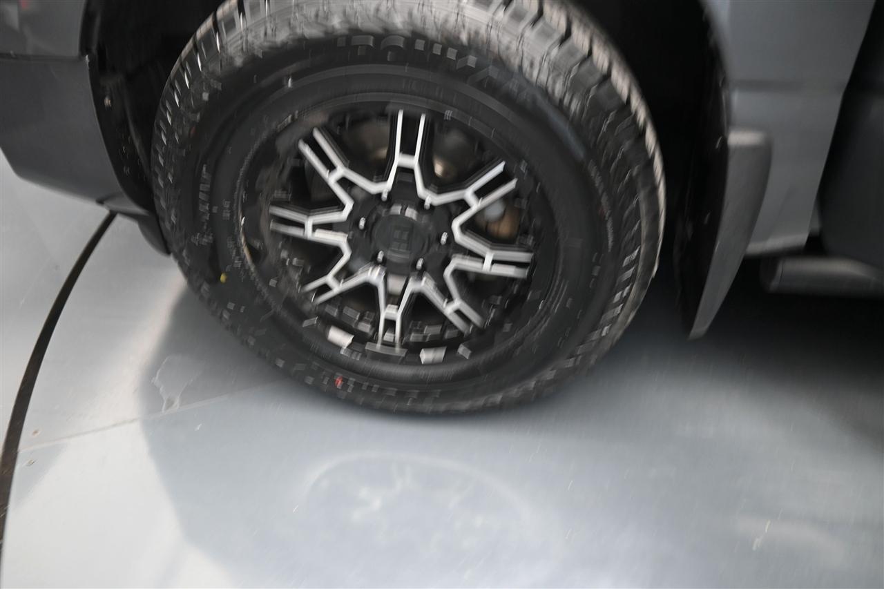 Nissan Titan SV Crew Cab 4WD 2021