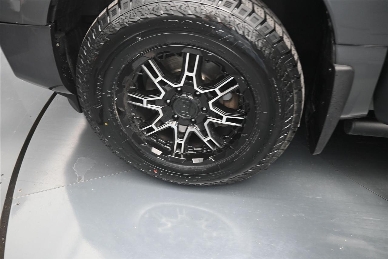 Nissan Titan SV Crew Cab 4WD 2021