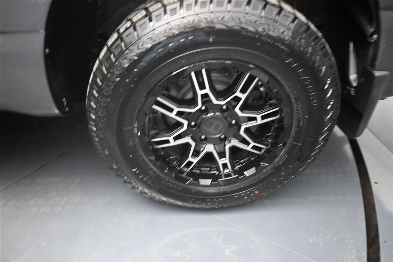 Nissan Titan SV Crew Cab 4WD 2021