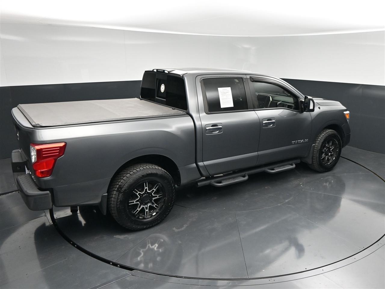 Nissan Titan SV Crew Cab 4WD 2021
