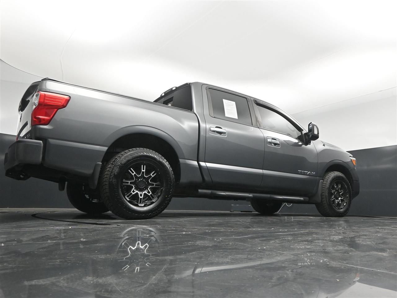 Nissan Titan SV Crew Cab 4WD 2021