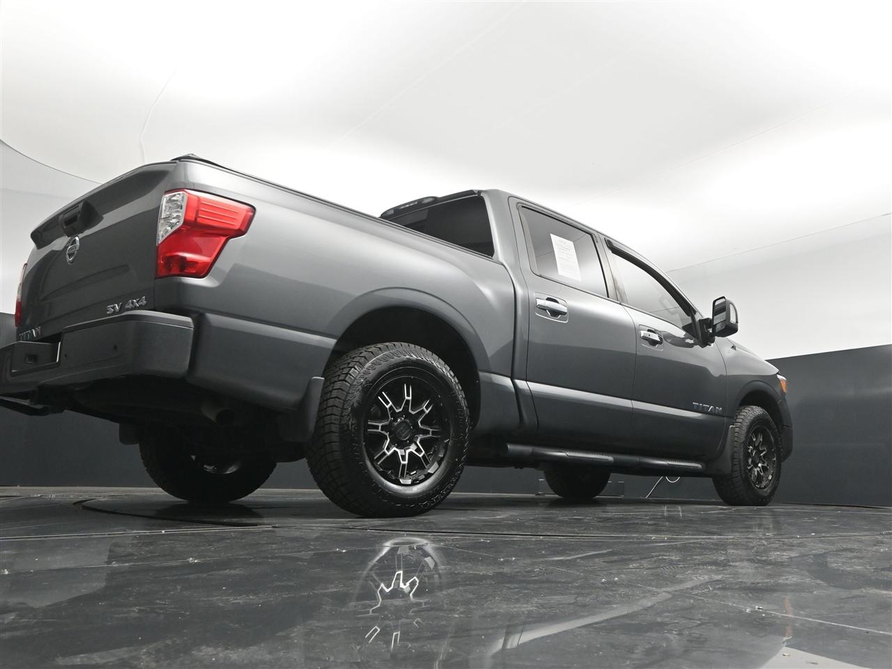 Nissan Titan SV Crew Cab 4WD 2021
