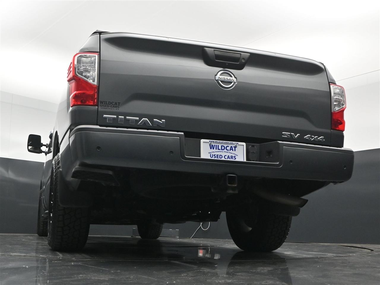 Nissan Titan SV Crew Cab 4WD 2021