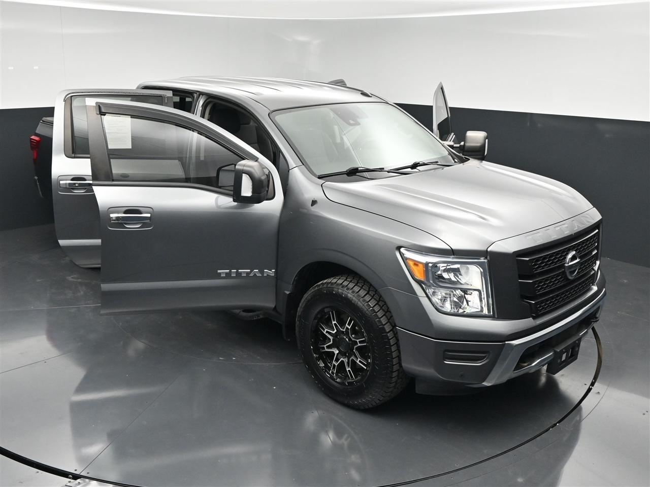Nissan Titan SV Crew Cab 4WD 2021