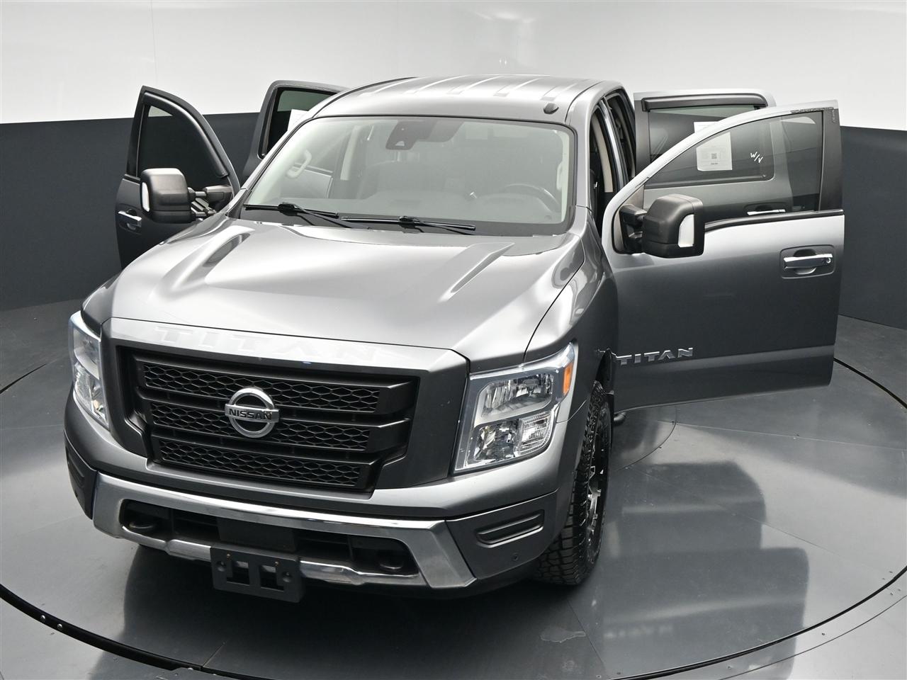 Nissan Titan SV Crew Cab 4WD 2021