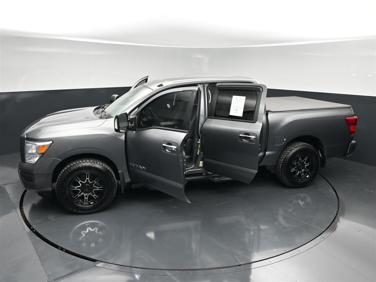 Nissan Titan SV Crew Cab 4WD 2021