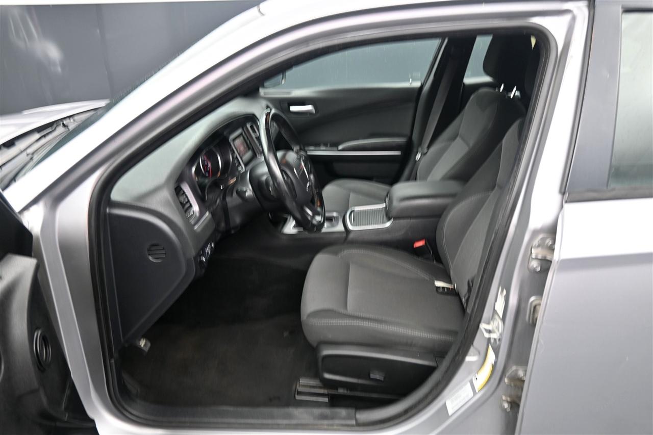 Dodge Charger SE 2016