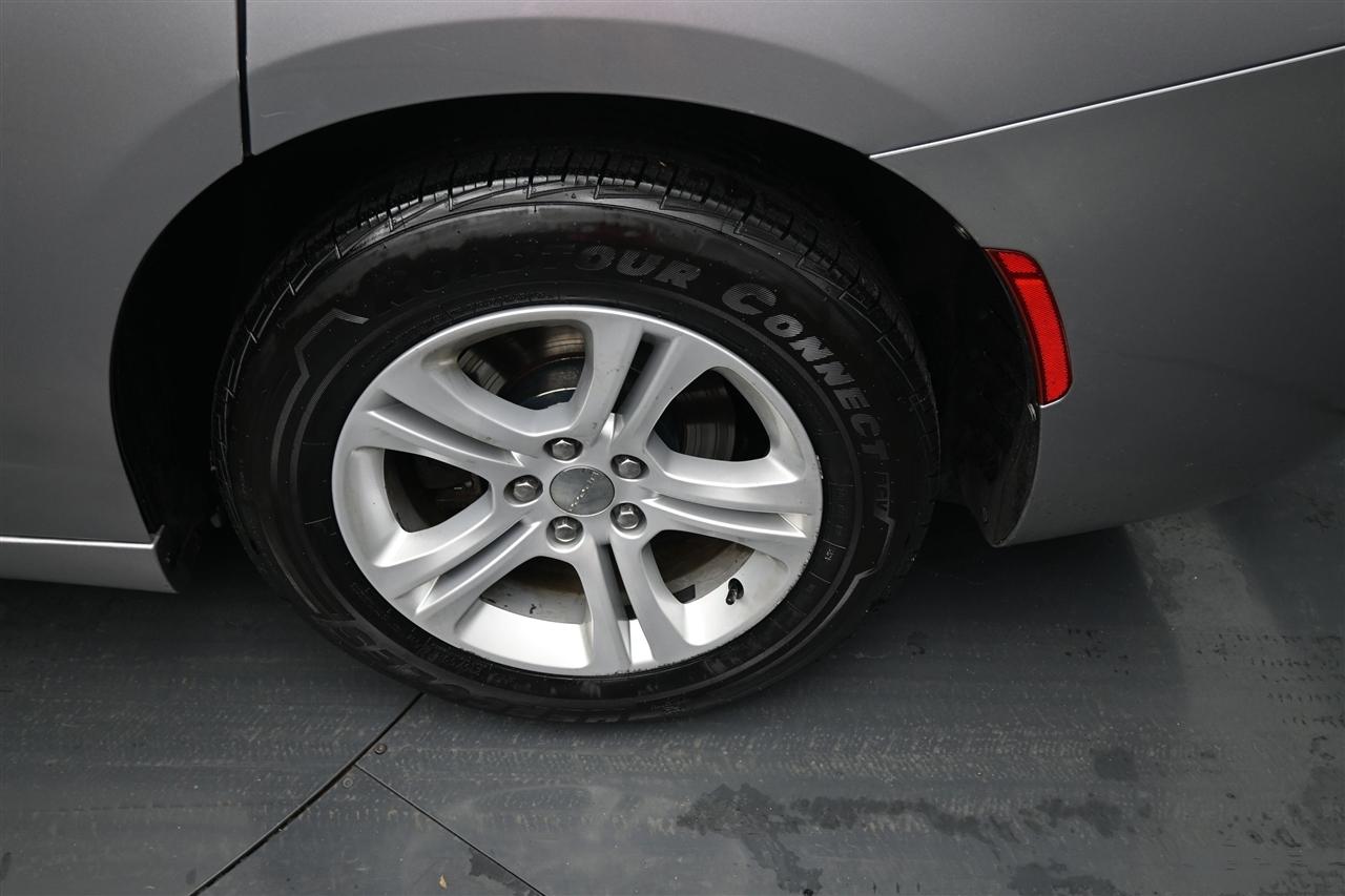 Dodge Charger SE 2016