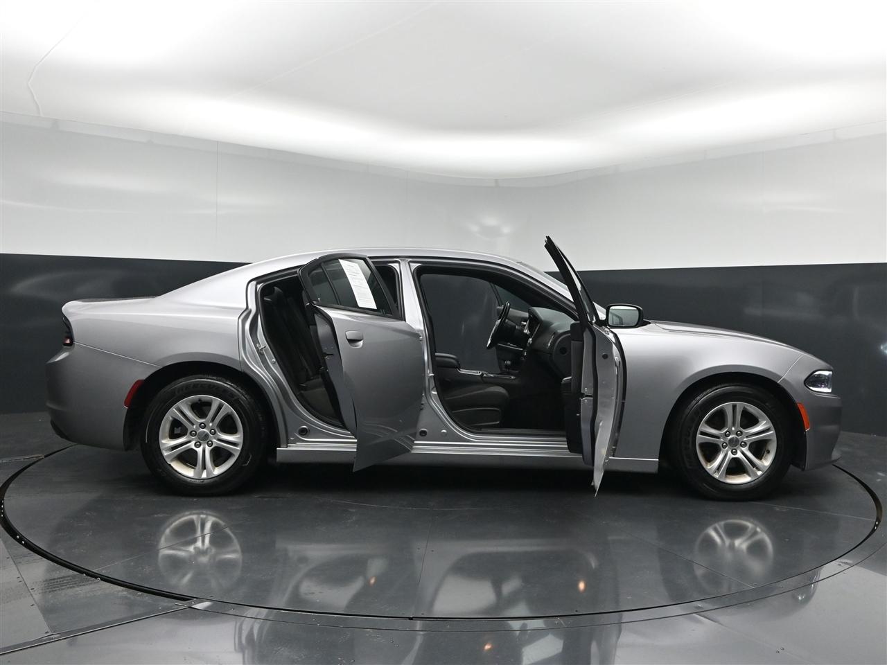 Dodge Charger SE 2016