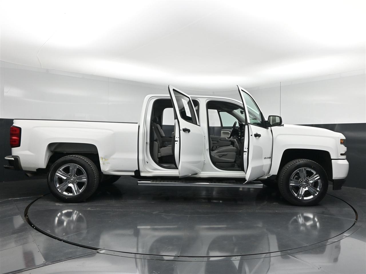 Chevrolet Silverado 1500 Custom Crew Cab 2WD 2018