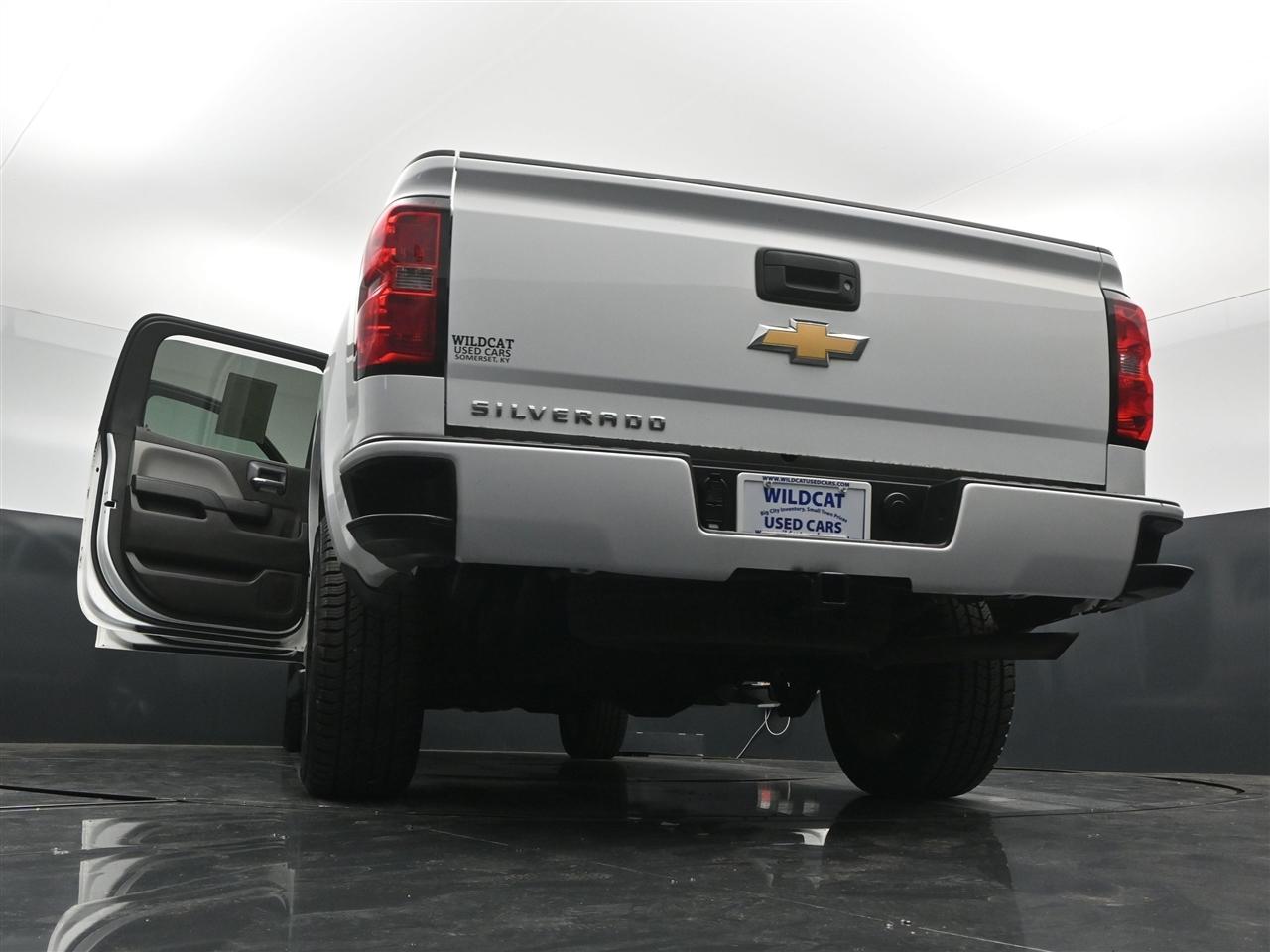 Chevrolet Silverado 1500 Custom Crew Cab 2WD 2018