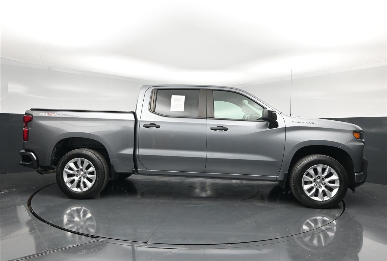 Chevrolet Silverado 1500 Custom Crew Cab Long Box 4WD 2021