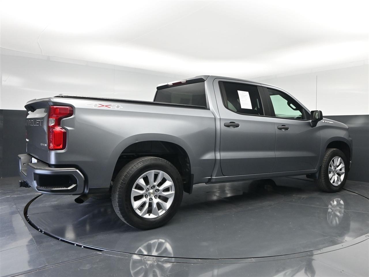 Chevrolet Silverado 1500 Custom Crew Cab Long Box 4WD 2021
