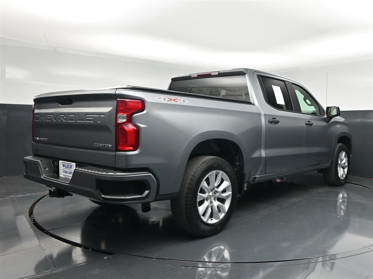 Chevrolet Silverado 1500 Custom Crew Cab Long Box 4WD 2021