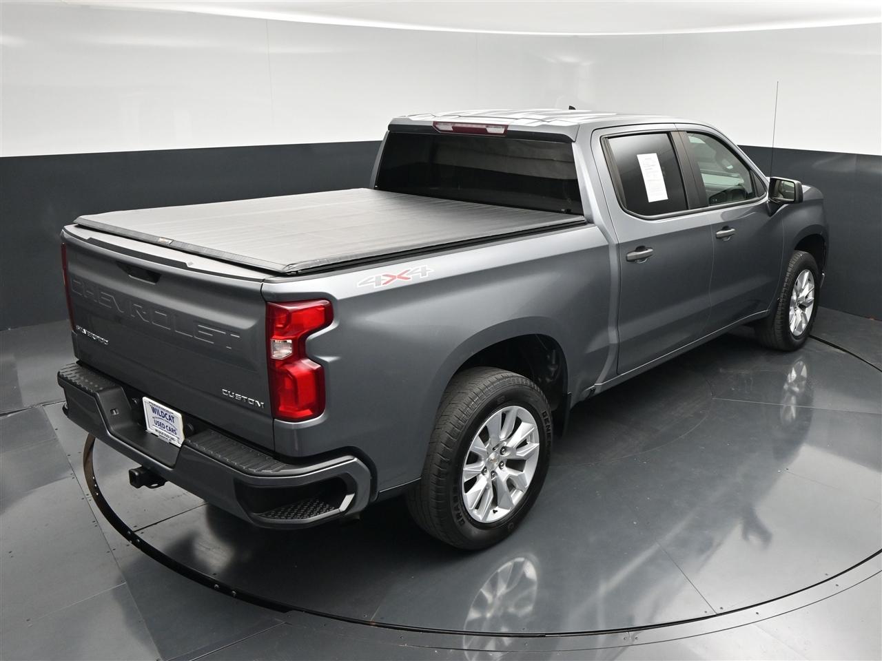 Chevrolet Silverado 1500 Custom Crew Cab Long Box 4WD 2021