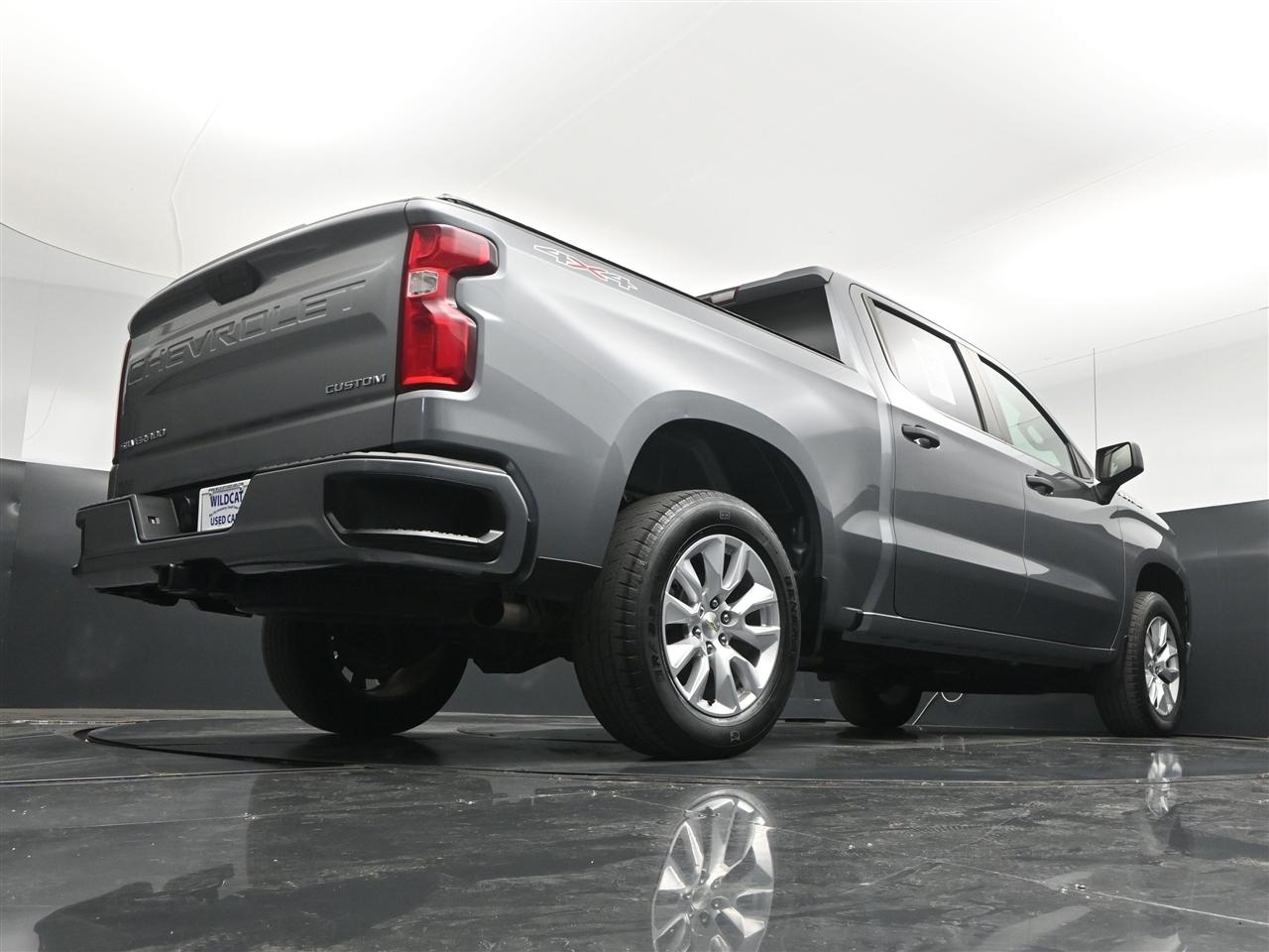 Chevrolet Silverado 1500 Custom Crew Cab Long Box 4WD 2021