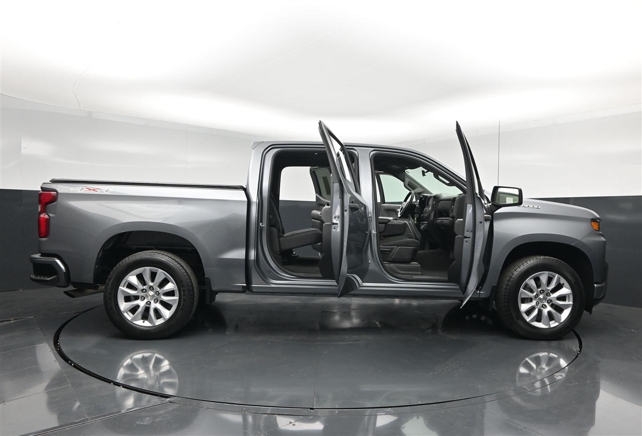 Chevrolet Silverado 1500 Custom Crew Cab Long Box 4WD 2021