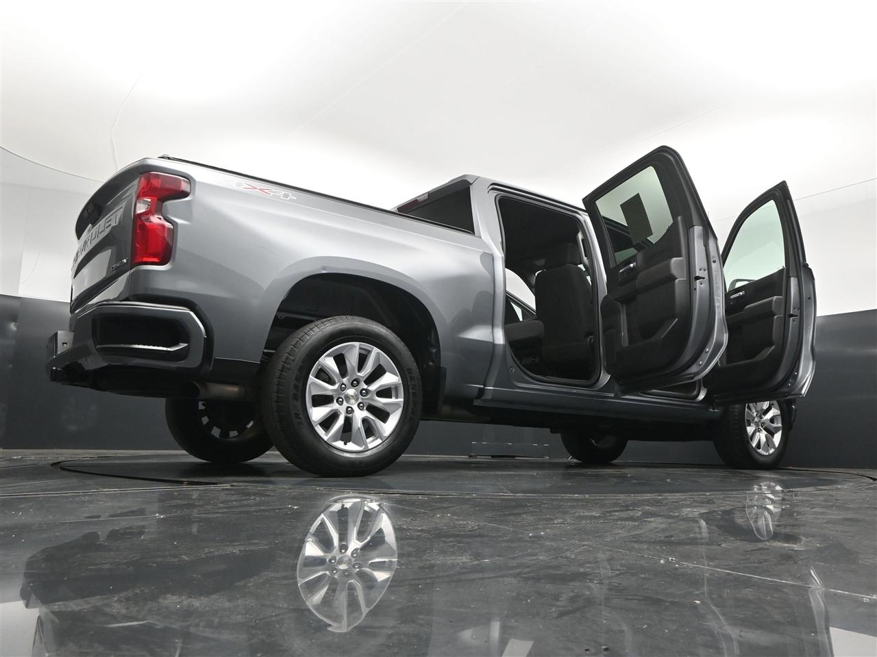 Chevrolet Silverado 1500 Custom Crew Cab Long Box 4WD 2021