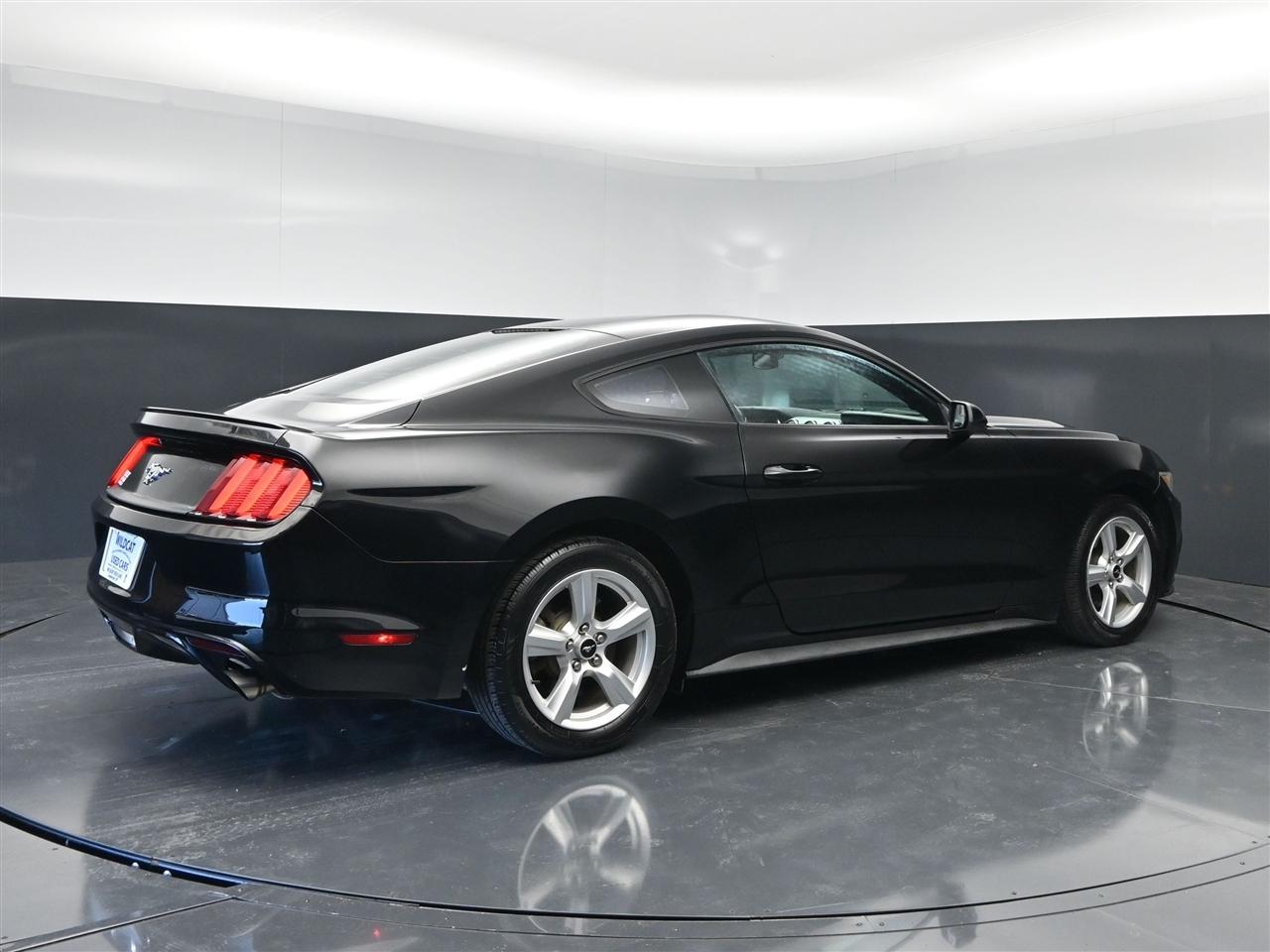 Ford Mustang EcoBoost Coupe 2015