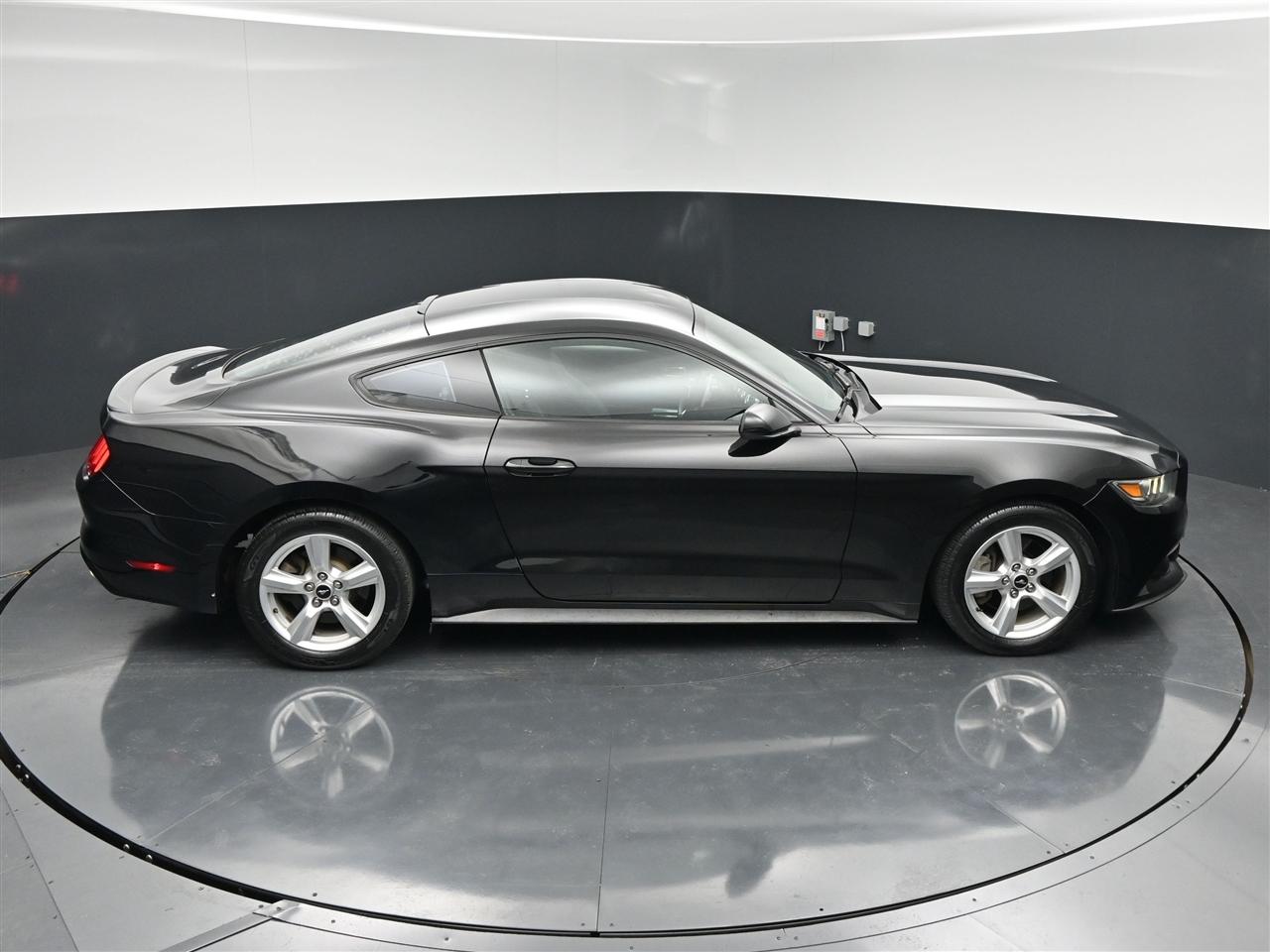 Ford Mustang EcoBoost Coupe 2015
